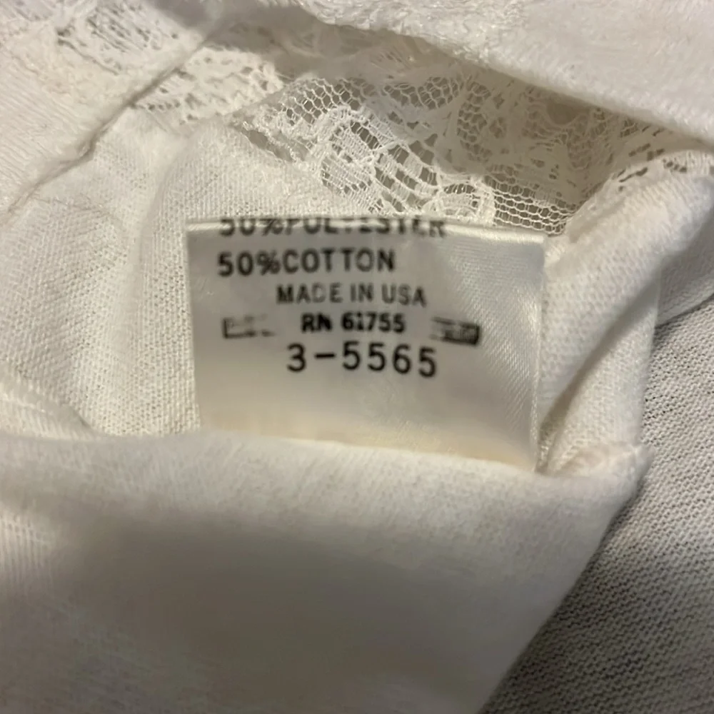 Vintage Elegant White Lace Trimmed Women's Top - Picture 7 of 9